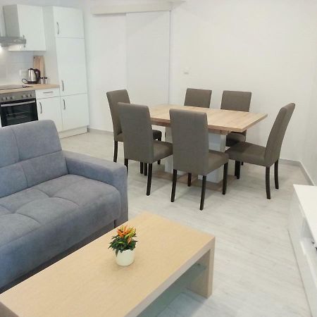 Apartment Rika Omiš Eksteriør billede