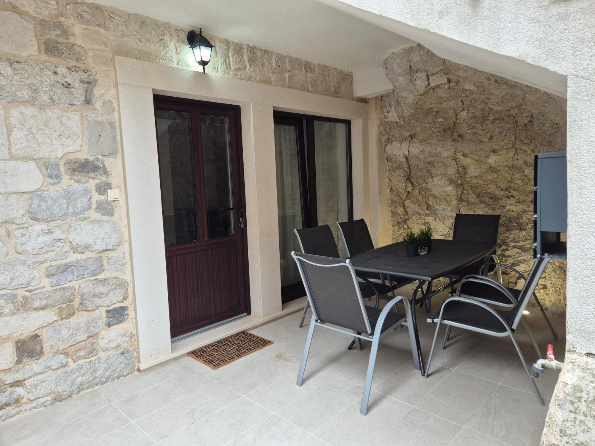 Apartment Rika Omiš Eksteriør billede